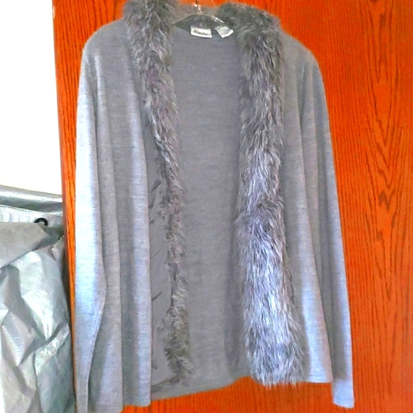 Women's Casual Cardigan - Picture 1 of 5